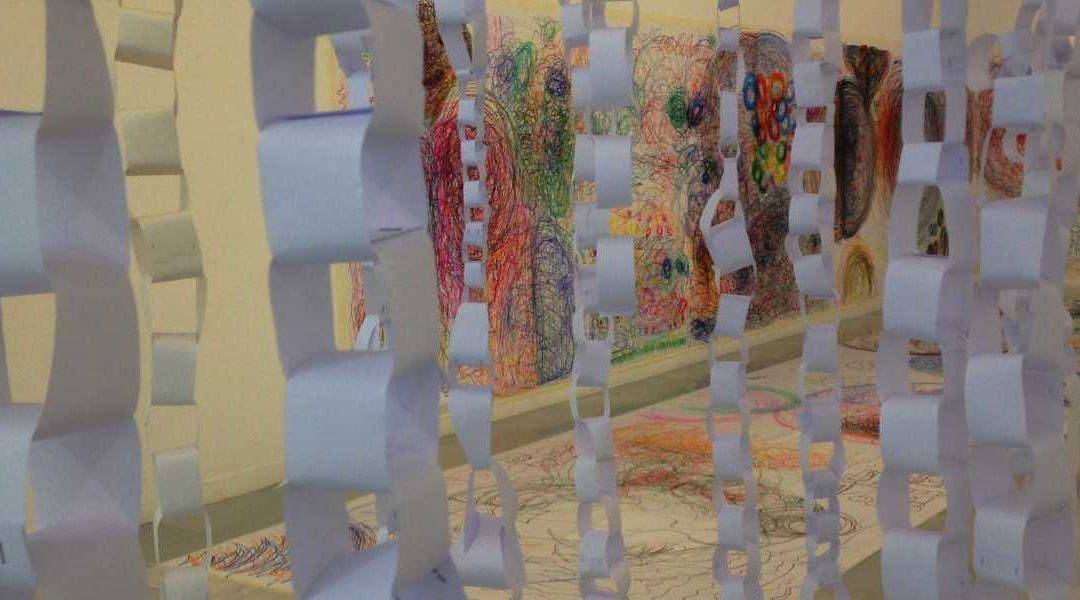 Detalle de uno de los trabajos de la exposición "Arte, Inclusión y Transformación II. dpapel, arte colaborativo"