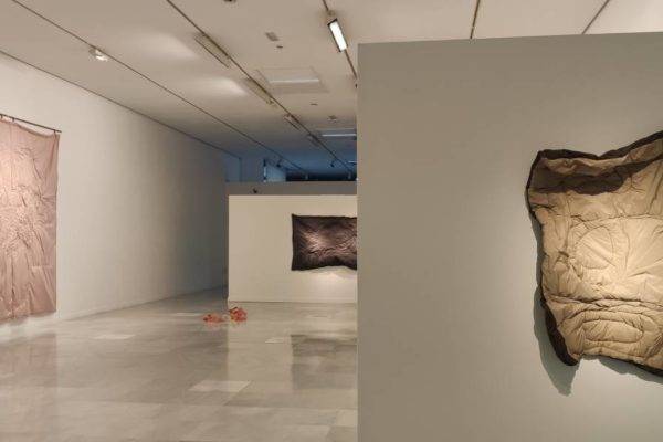 Trabajo, quejío y arte: María Alcaide y su ‘Cuerpo de trabajo’ en el Centro Cultural CajaGranada