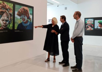 ‘Mujer’ de Nancy Durrell McKenna en el Centro Cultural CajaGranada