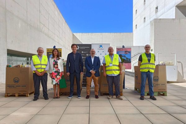 CajaGranada Fundación y CaixaBank entregan 7.000 Kg de alimentos para las familias más necesitadas