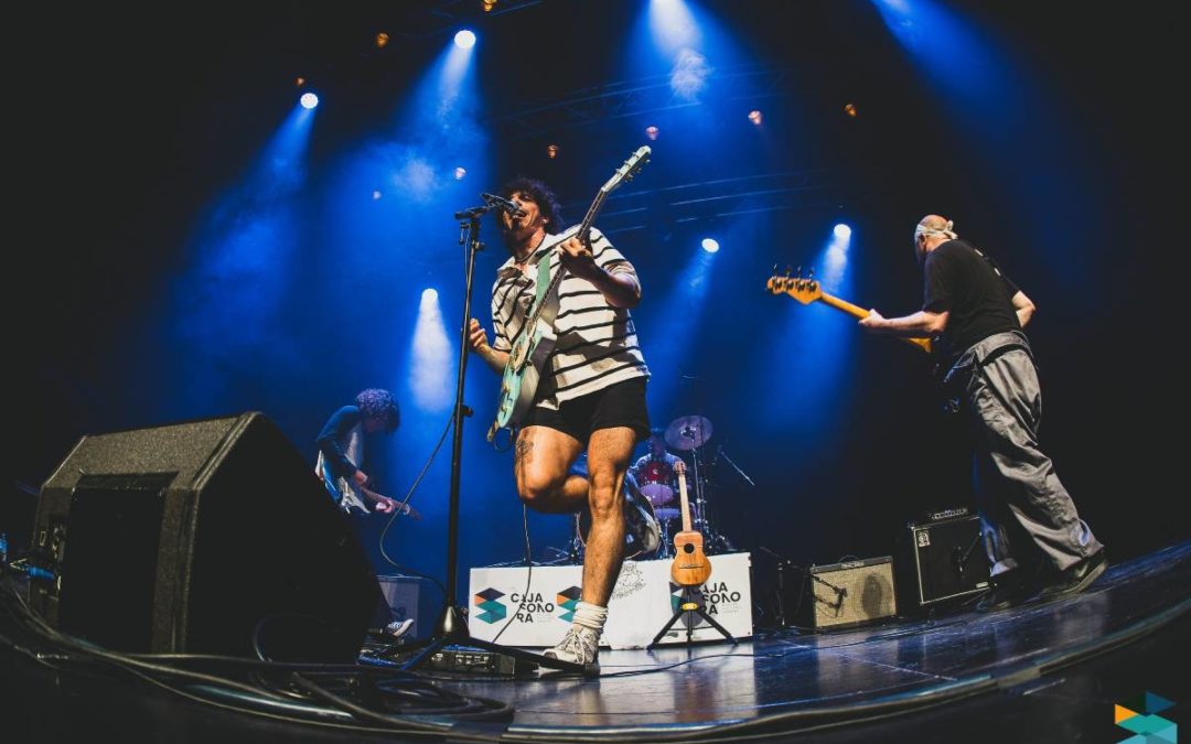 El grupo musical Todo Bien Todo Mal en Encuentros Soundbox de Espacio Caja Sonora. Fotografía de Javier Martín y Celia Pérez.