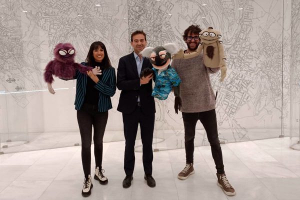 Títeres de solidaridad con Valencia en el Teatro CajaGranada