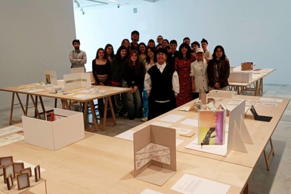 El Centro Cultural CajaGranada acoge el nuevo proyecto expositivo de la artista Paloma Gámez y el alumnado de la Facultad de Bellas Artes, en el marco de FACBA 25