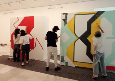 El Centro Cultural CajaGranada acoge un taller-exposición impartido por la artista Isabel Flores en el marco de FACBA 26