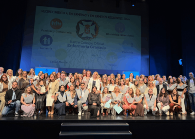 El Colegio de Enfermería de Granada celebra un emotivo acto en el Teatro CajaGranada en reconocimiento a las nuevas enfermeras especialistas