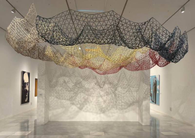 Imagen de una obra de Carmen Vila en la exposición 'Manuel de Falla | Una Mirada Actual' en la Sala de Exposiciones Temporales del Centro Cultural CajaGranada